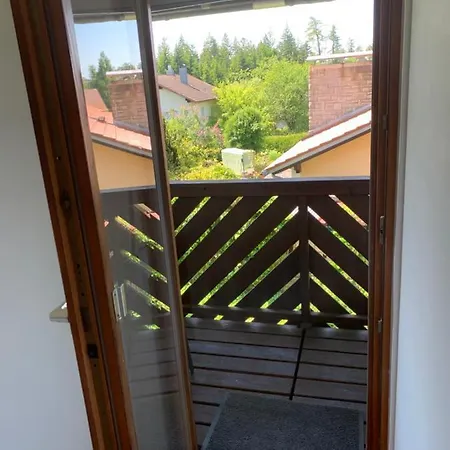 Appartement Felix Living 6, Monteurwohnung, 3 Zimmer, Getrennte Betten, Balkon, Parkplatz Salzweg